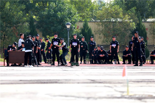 1664421656102044353.jpg 巡特警实战大练兵比武13.jpg