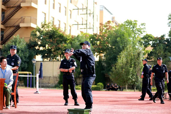 1664421668515090178.jpg 巡特警实战大练兵比武14.jpg