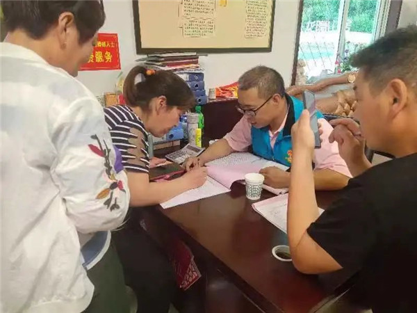 郑灵灵.jpg