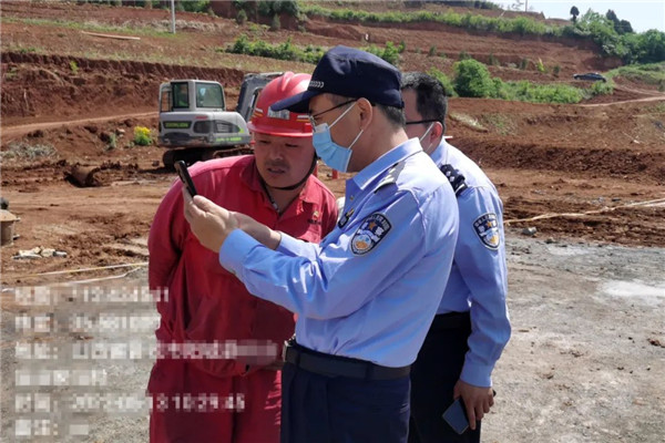 配强河湖警长 守.jpg