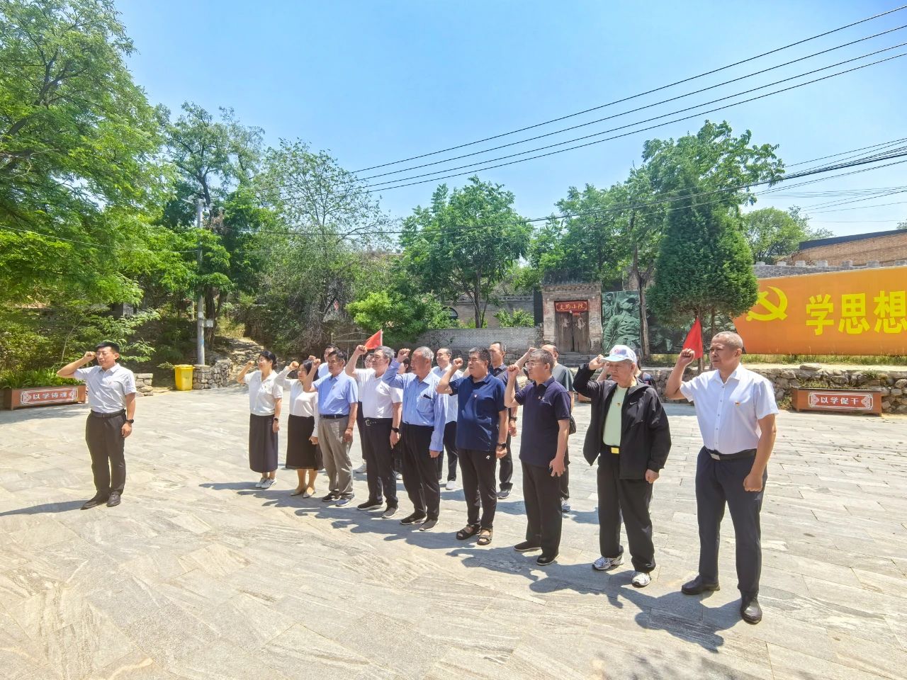 103.jpg