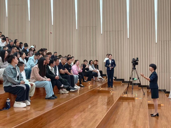 讲解婚姻财产等法律知识！“法治长治大讲堂”第三期开讲1.jpg
